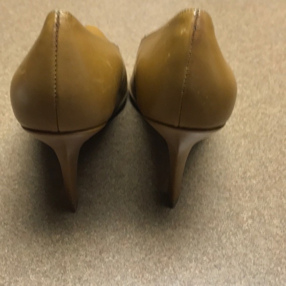 BCBGMAXAZRIA Pumps - Picture 4 of 8